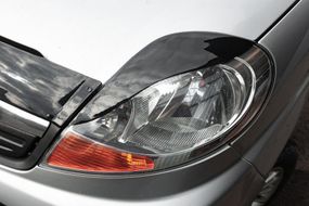 Реснички Porshe-style Черный лак для Renault Trafic 2001-2015 гг.