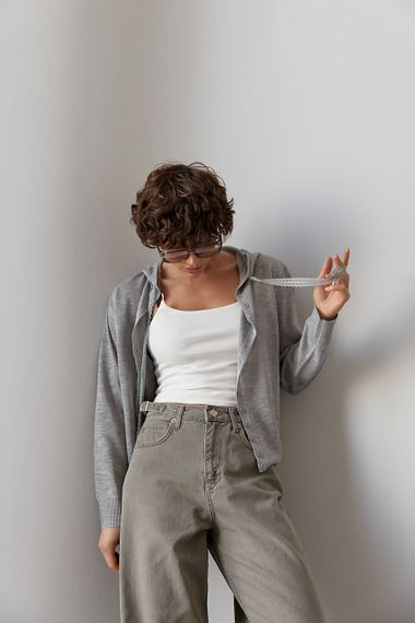 Легкий в'язаний кардиган на ґудзиках із капюшоном - сірий цвет, ONE SIZE (є розміри) | Зображення 4