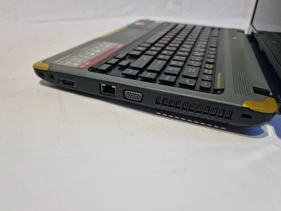 Ноутбук Б-класс Toshiba Satellite L630 / 13.3" (1366x768) TN / Intel Core i5-430M (2 (4) ядра по 2.27 - 2.53 GHz) / 4 GB DDR3 / 120 GB SSD / Intel HD Graphics / WebCam / DVD-RW / Win 10 б/у | Зображення 4
