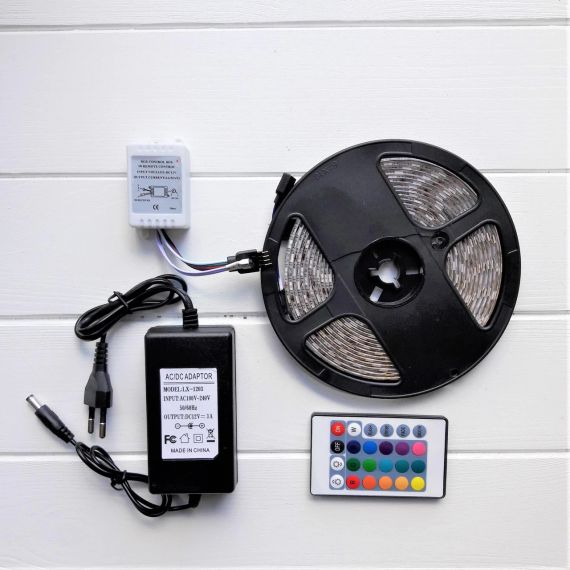 Різнокольорова стрічка з блоком живлення та пультом 5 м, RGB стрічка на 16 режимів   знижка | Зображення 1