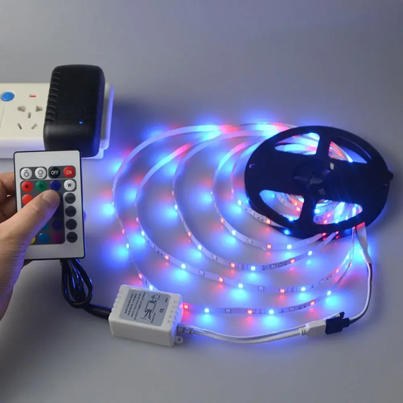 Світлодіодна стрічка багатобарвна 3528 RGB 5 м Led з пультом | Зображення 3