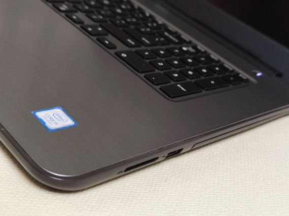 Ноутбук Б-клас Dell Inspiron 17 5767 / 17.3" (1920x1080) IPS / Intel Core i5-7200U (2 (4) ядра по 2.5 - 3.1 GHz) / 8 GB DDR4 / 256 GB SSD / Intel HD Graphics 620 / WebCam / DVD-ROM б/в | Зображення 6