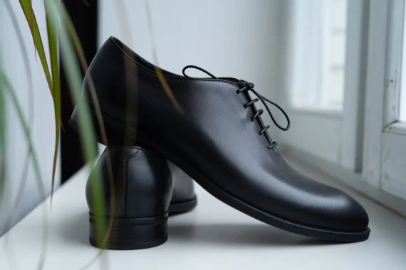 Шкіряні туфлі цільнокроєні 42 розмір | Зображення 1