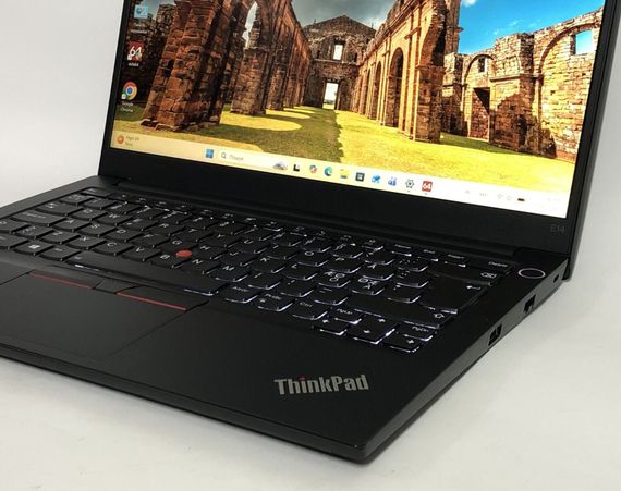 Ультрабук Lenovo ThinkPad E14 Gen 2 / 14" (1920x1080) IPS / AMD Ryzen 5 4500U (6 ядер по 2.3 - 4.0 GHz) / 8 GB DDR4 / 256 GB SSD NVMe / AMD Radeon RX Vega 6 Graphics / WebCam / Win 11 Pro б/в + Подарунок Флеш-накопичувач Kingston 64 ГБ | Зображення 8