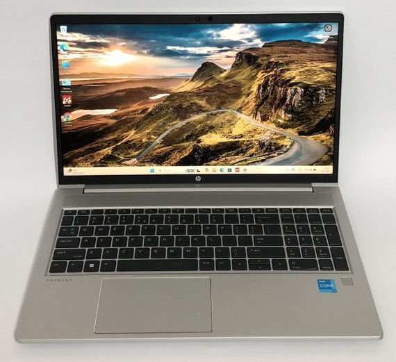 Ультрабук HP ProBook 450 G8 / 15.6" (1920x1080) IPS / Intel Core i5-1135G7 (4 (8) ядра по 1.5 - 4.2 GHz) / 16 GB DDR4 / 512 GB SSD / nVidia GeForce MX450, 2 GB GDDR6, 64-bit / WebCam / Win 11 Pro б/у + Подарок Флеш-накопитель Kingston 64GB | Зображення 1