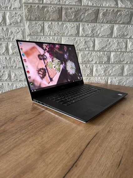 Сенсорний Ноутбук Dell XPS 9570 15.6" 4K i7 8750H 16Gb SSD 512Gb GTX 1050Ti Б/У | Зображення 2