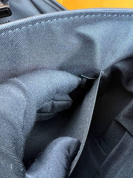 Месенджер чорна Louis Vuitton Voyager PM Monogram Shadow c872 | Зображення 4