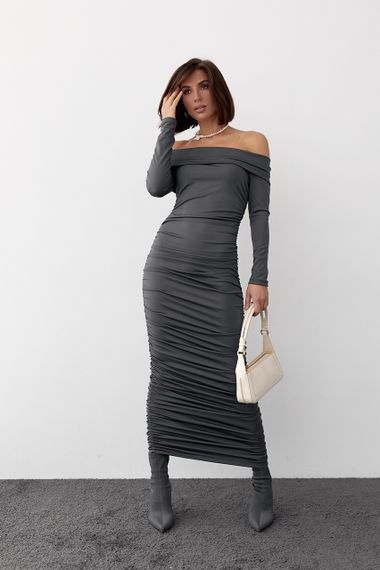 Силуэтное платье с драпировкой и открытыми плечами - темно-серый цвет, S (есть размеры) | Зображення 4