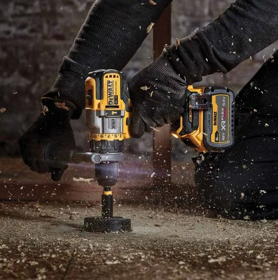 Дриль-шурупокрут акумуляторний DeWalt з АКБ та ЗП DCD999T1 | Зображення 1