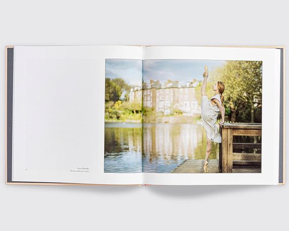 Книга работы известных фотографов про балет Ballerina Project. Dane Shitagi книги про искусство фотографии | Зображення 5