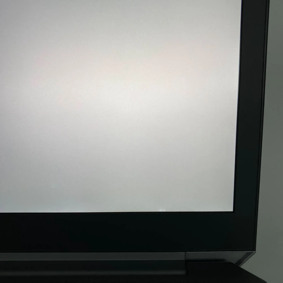 Мобильная рабочая станция Б-класс HP zBook 15 G6 / 15.6" (3840x2160) IPS / Intel Core i9-9880H (8 (16) ядер по 2.3 - 4.8 GHz) / 32 GB DDR4 / 512 GB SSD / nVidia Quadro T1000, 4 GB GDDR5, 128-bit / WebCam / Fingerprint б/у + Подарок Беспроводная мышь / USB | Зображення 2