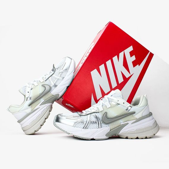 Демісезонні кросівки Nike колір срібний/металік | Зображення 9
