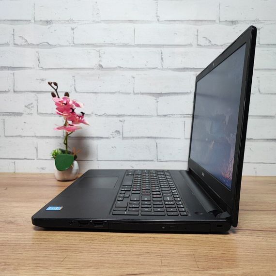 Ноутбук Dell Vostro 3558 / 15.6" (1366x768) TN / Intel Core i5-5200U (2 (4) ядра по 2.2 - 2.7 GHz) / 8 GB DDR3 / 256 GB SSD / Intel HD Graphics 5500 / WebCam / DVD-ROM б/у | Зображення 5