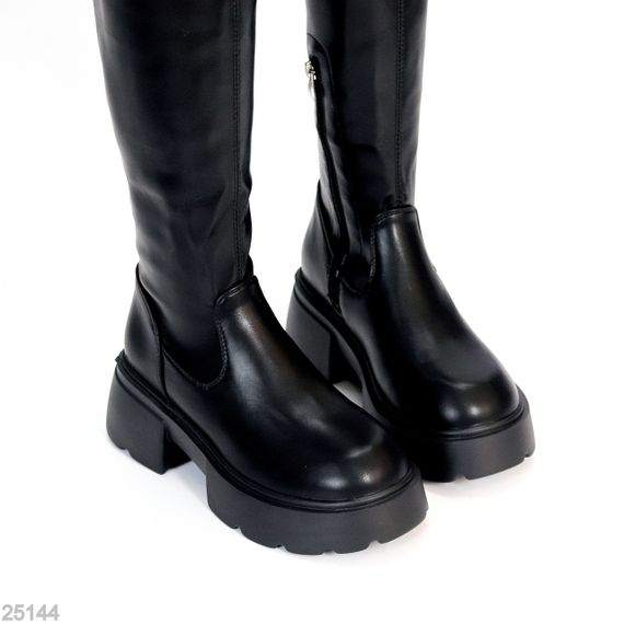 Чорні високі стрейчові чоботи на тракторній підошві | Зображення 2