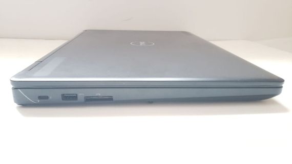 Мобильная рабочая станция Б-класс Dell Precision 3520 / 15.6" (1920x1080) IPS / Intel Xeon E3-1505M v6 (4 (8) ядра по 3.0 - 4.0 GHz) / 16 GB DDR4 / 512 GB SSD M.2 / nVidia Quadro M620, 2 GB GDDR5, 128-bit / WebCam б/у | Зображення 3