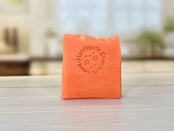 Мило з нуля "Рожева півонія" з білою глиною, оліями авокадо та Ши | Зображення 1