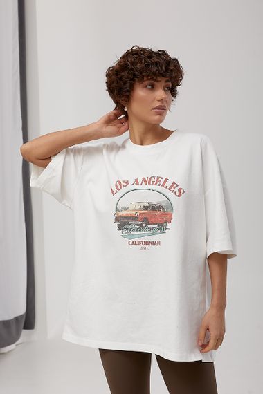 Футболка в стилі тай-дай із принтом авто - молочний цвет, ONE SIZE (є розміри)