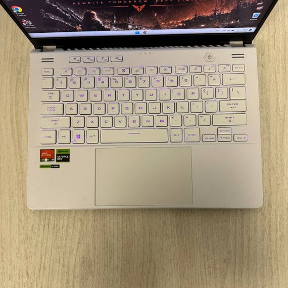Игровой ультрабук Б-класс Asus ROG Zephyrus G14 GA402XV / 14" (2560x1600) IPS / AMD Ryzen 9 7940HS (8 (16) ядер по 4.0 - 5.2 GHz) / 16 GB DDR5 / 512 GB SSD NVMe / nVidia GeForce RTX 4060, 8 GB GDDR6, 128-bit / WebCam б/у | Зображення 2