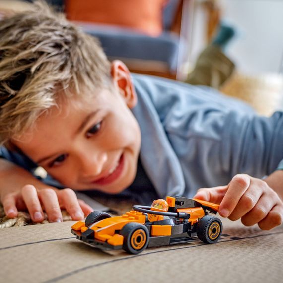 Конструктор LEGO City Пілот F1 з автомобілем для перегонів команди McLaren (60442) | Зображення 6