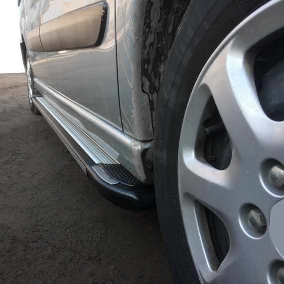 Бокові пороги Rainbow (2 шт., алюміній) XS – Коротка база для Citroen SpaceTourer 2017-2024 рр