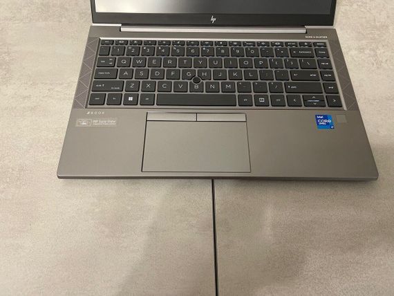 Ультрабук HP ZBook Firefly 14 G8 / 14" (1920x1080) IPS / Intel Core i7-1185G7 (4 (8) ядра по 1.2 - 4.8 GHz) / 16 GB DDR4 / 256 GB SSD M.2 / Intel Iris Xe Graphics / Fingerprint / WebCam б/у | Зображення 3