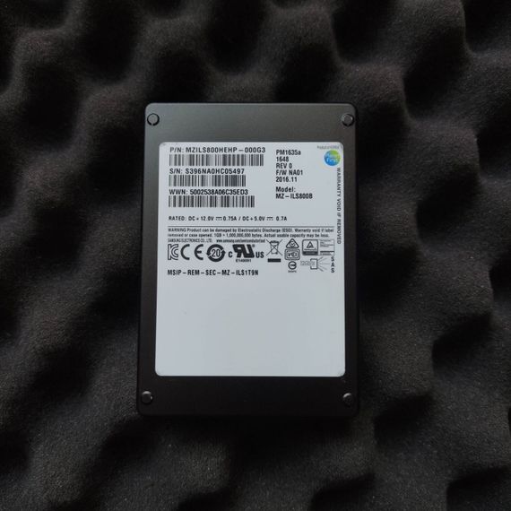 Твердотільний накопичувач SSD Samsung PM1635a / 2.5" / 800 GB / SAS 12G / 3 DWPD б/в | Зображення 1