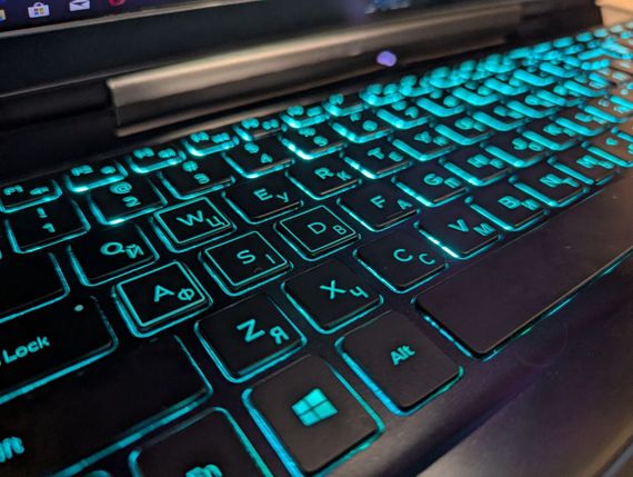 Игровой ноутбук Dell G7 7790 / 17.3" (1920x1080) IPS / Intel Core i7-9750H (6 (12) ядер по 2.6 - 4.5 GHz) / 16 GB DDR4 / 256 GB SSD + 1000 GB HDD / nVidia GeForce RTX 2060, 6 GB GDDR6, 192-bit / WebCam / Windows 10 б/у + Подарок Беспроводная мышь / USB | Зображення 5