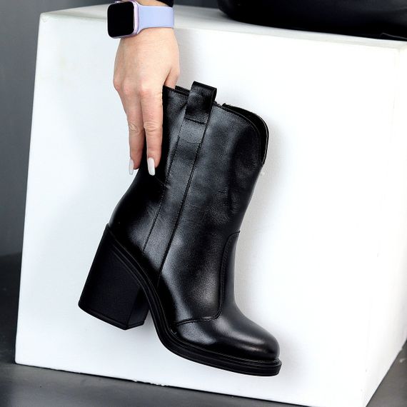 Черные кожаные зимние ботильоны казаки ковбойки на устойчивом каблуке 40