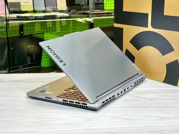 Ігровий ноутбук Lenovo Legion Slim 5 16IRH8 / 16" (2560x1600) IPS / Intel Core i5-13500H (12 (16) ядер по 3.5 - 4.7 GHz) / 16 GB DDR5 / 1000 GB SSD M.2 / nVidia GeForce RTX 4060, 8 GB GDDR6, 128-bit / WebCam / Win 11 Home б/в | Зображення 6