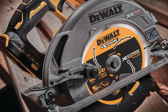Пила дискова акумуляторна безщіткова 190*30мм DeWALT DCS573NT | Зображення 8