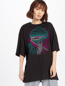 Жіноча футболка з мерчем