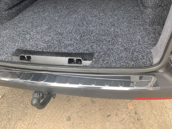 Накладка на задний бампер Carmos V1 глянец (1 дверь, нерж) для Volkswagen T6 2015-2024, | Зображення 1