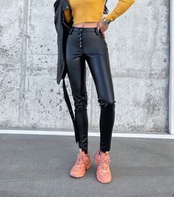 Женские лосины из экокожи на пуговицах NA921 цвет черный, размер 42/44