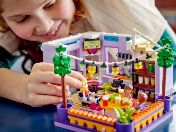 Конструктор LEGO Friends Хартлейк-Сіті. Громадська кухня (41747) | Зображення 1