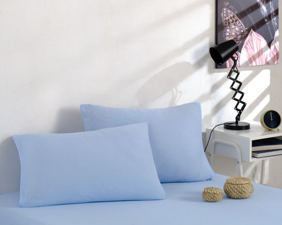 Простирадло 200х220см трикотаж (джерсі) на гумці з наволочками Блакитне | Зображення 2