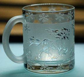 Подарочная чашка  для чая воды кофе 320 мл с гравировкой символа  года 2026 Лошадь