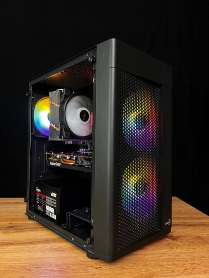 Ігровий ПК AeroCool Hexform Black Tower / AMD Ryzen 5 3600 (6 (12) ядер по 3.6 - 4.2 GHz) / 16 GB DDR4 / 250 GB SSD / AMD Radeon RX 5700 XT, 8 GB GDDR5, 256-bit / 600W б/в | Зображення 1