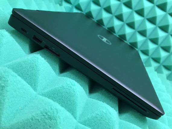 Рабочая станция Б-класс Dell Precision 3520 / 15.6" PS / Intel Core i7-7820HQ (4(8) ядра по 2.9-3.9GHz) / 16GB DDR4 / 256GB SSD / Quadro M620, 2GB GDDR5, 128-bit / WebCam / HDMI / Win 10 б/у | Зображення 6