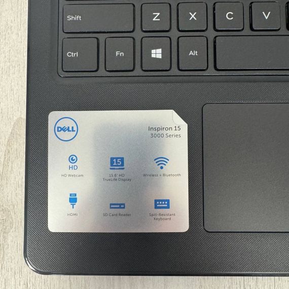 Ноутбук Dell Inspiron 3567 / 15.6" (1366x768) TN / Intel Core i5-7200U (2 (4) ядра по 2.5 - 3.1 GHz) / 8 GB DDR4 / 256 GB SSD / Intel HD Graphics 620 / WebCam б/в | Зображення 4