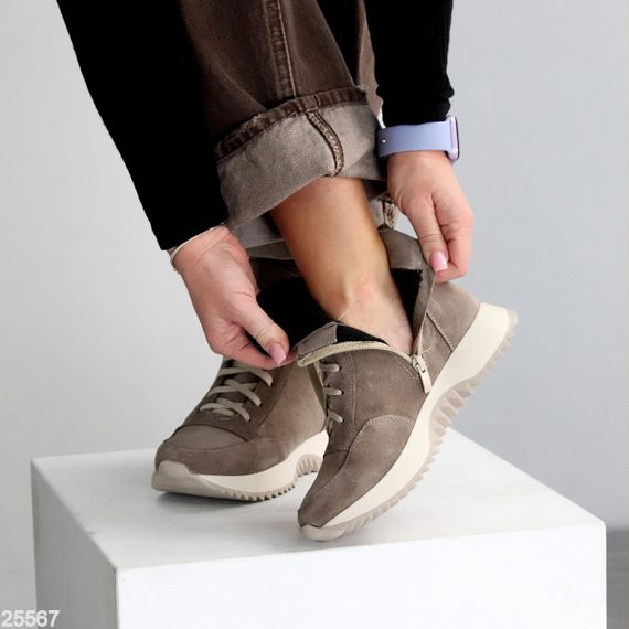 Шикарні спортивні замшеві черевики на флісі колір капучино | Зображення 2