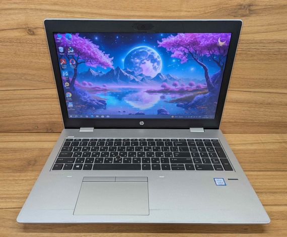 Ноутбук HP ProBook 650 G4 / 15.6" (1920x1080) IPS / Intel Core i5-8250U (4 (8) ядра по 1.6 - 3.4 GHz) / 8 GB DDR4 / 256 GB SSD / Intel UHD Graphics 620 / WebCam / Fingerprint / Windows 10 б/у + Подарок Беспроводная мышь / USB | Зображення 1