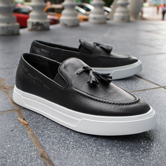 Легкие черные мужские лоферы на белой подошве 43 размер