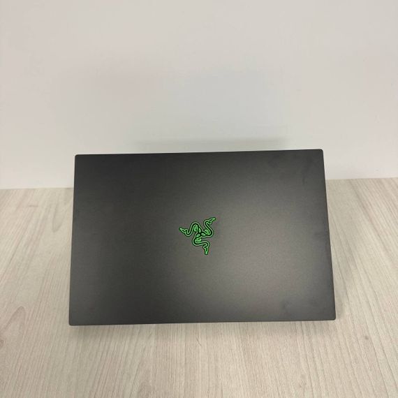 Ігровий ноутбук Razer Blade 15 RZ09-0409 / 15,6" (1920x1080) IPS / Intel Core i7-11800H (8 (16) ядер по 2,3 - 4,6 ГГц) / 32 ГБ DDR4 / 1000 ГБ SSD NVMe / nVidia GeForce RTX 3080, 8 ГБ GDDR6, 256-біт / Веб-камера б/в | Зображення 6