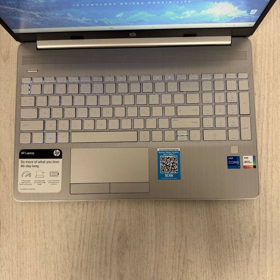 Ультрабук HP 15-dw3071cl / 15.6" (1920x1080) IPS / Intel Core i7-1165G7 (4 (8) ядра по 4.7 GHz) / 8 GB DDR4 / 256 GB SSD / Intel Iris Xe Graphics / WebCam б/у | Зображення 2