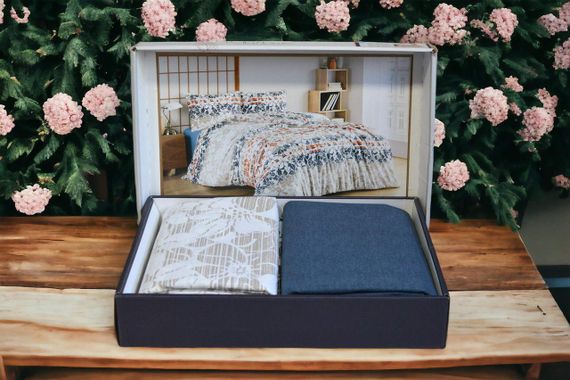 Комплект постільної білизни Bella Home Ranforse 200×220 см Flowers Lacivert | Зображення 1