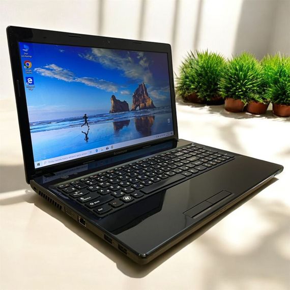 Ноутбук Б-класс Lenovo G580 / 15.6" (1366x768) TN / Intel Celeron B830 (2 ядра по 1.8 GHz) / 4 GB DDR3 / 120 GB SSD / Intel HD Graphics / WebCam б/у | Зображення 2