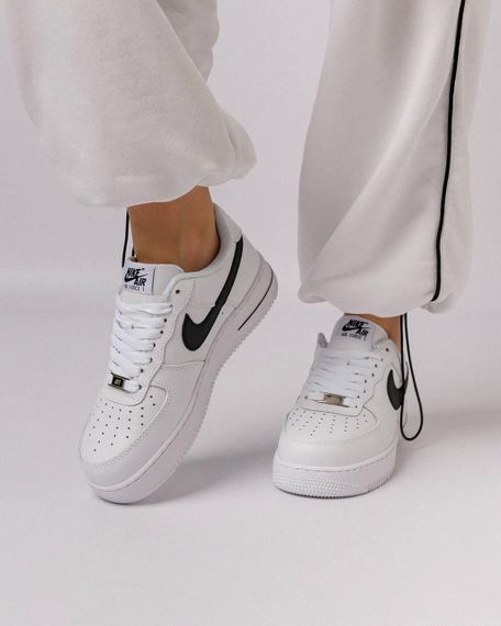 Женские кроссовки  Air Force 1 Winter All White Black , Вьетнам , мех 37 | Зображення 4