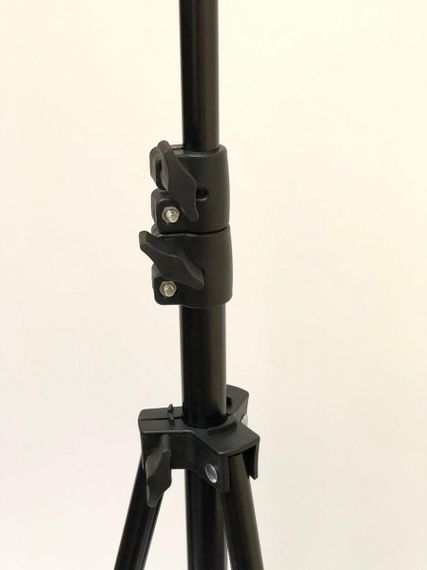 Штатив-тринога складний, для студійних і кільцевих ламп висотою 2,1 m | Зображення 2