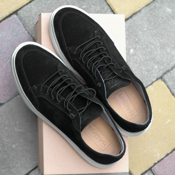 Замшеві кросівки на стильній підошві 40 розмір | Зображення 3