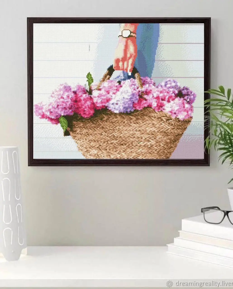 Алмазна мозаїка Дама з корзиною квітів 40х50 см ColorArt SP112 | Зображення 4